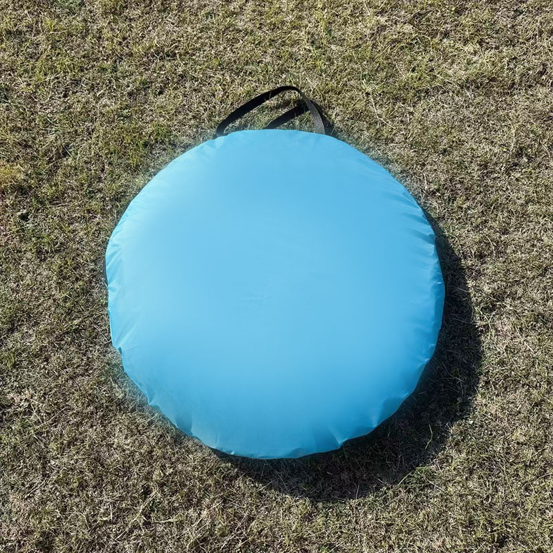 Cort de plajă portabil cu instalare rapidă pentru mai multe persoane