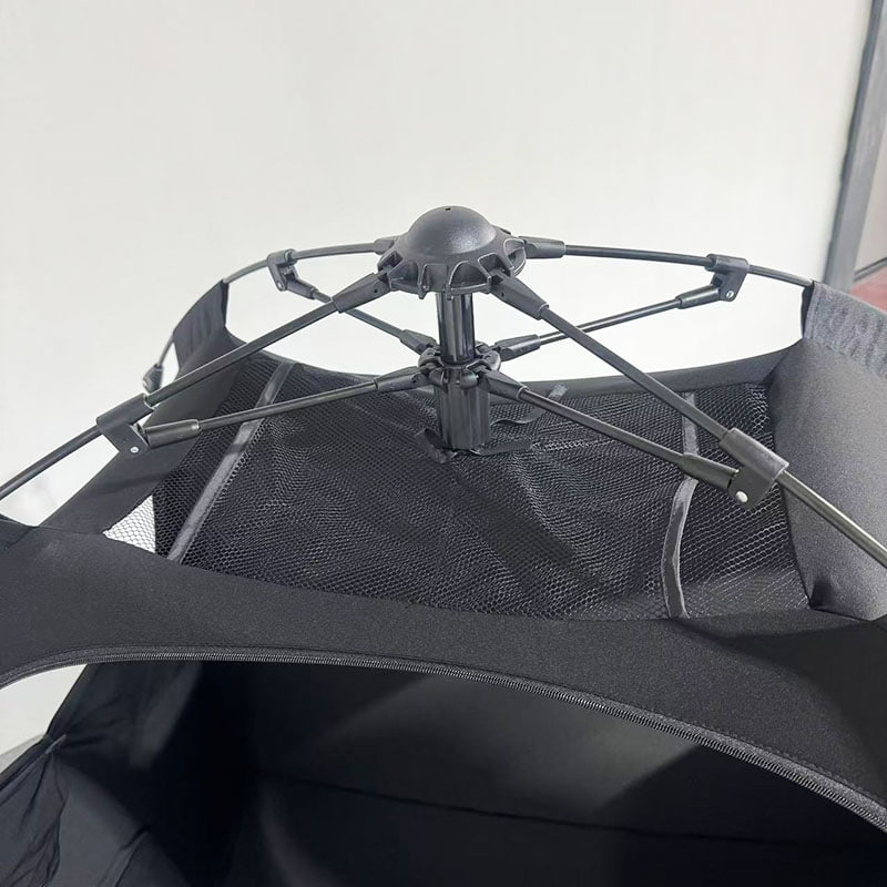 Cort Leica prietenos cu autismul