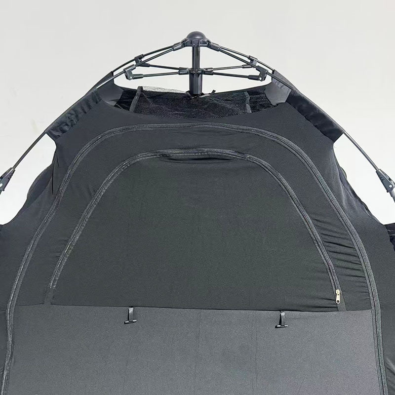 Cort Leica prietenos cu autismul