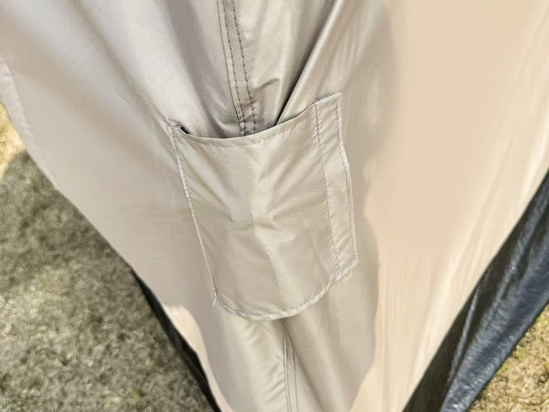 Cort de camping cu mașină montat în spate Cort de camping cu mașină montat în spate