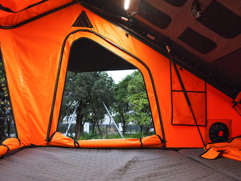 Cort de camping pe acoperiș cu scară Cort de camping pe acoperiș cu scară